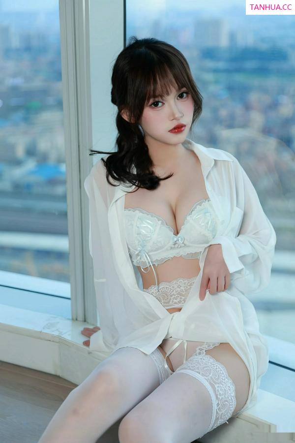   [XiuRen]高清写真图 2025.08.13 No.10642 糯咪 白色衬衫第13张图片
